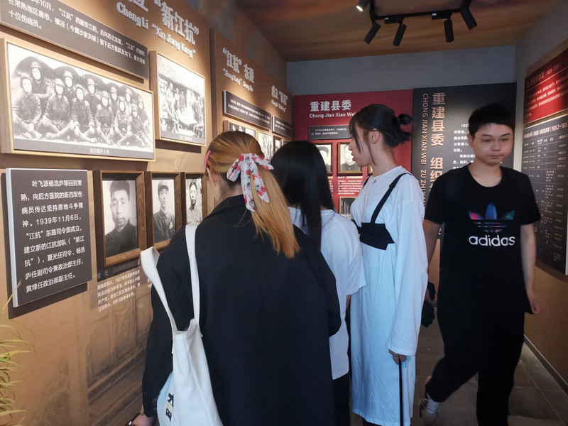 202106021622622845659861.jpg 参观.jpg