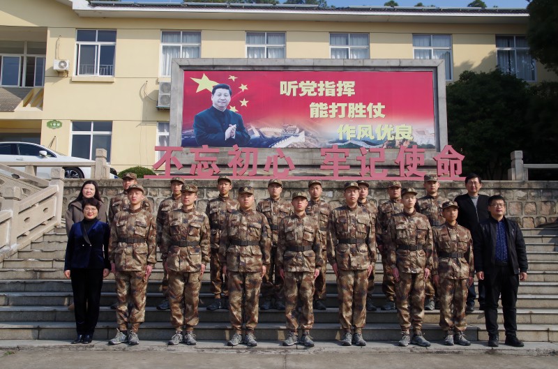 合影.jpg