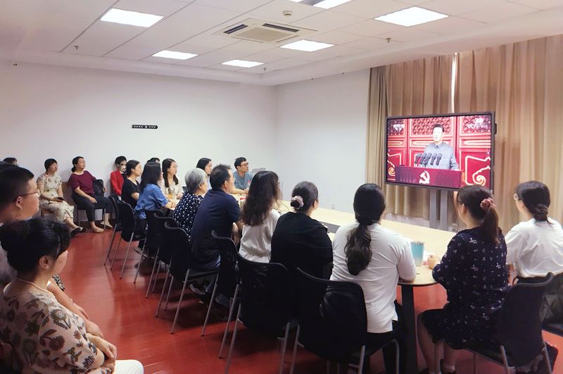 图书馆在东南馆725集中观看大会直播.jpg