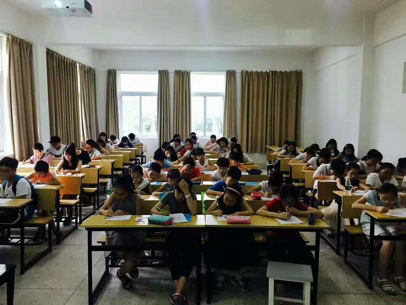 201808131534158339498098.jpg 图三:乐理考场.jpg