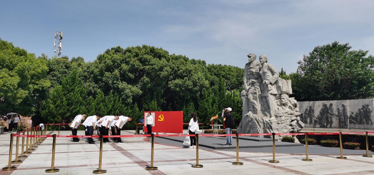 202108121628737173962292.jpg 计算机科学与工程学院软单201班在常熟沙家浜举行以“下三乡”党史学习为主题的社会实践活动.jpg