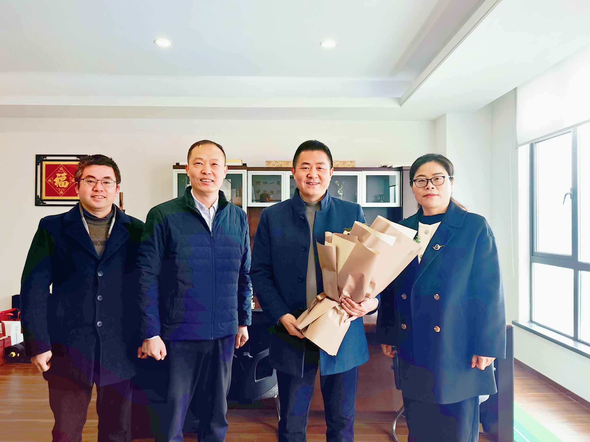 202502221740228118558243.jpg 走访校友蒋国春_副本.jpg