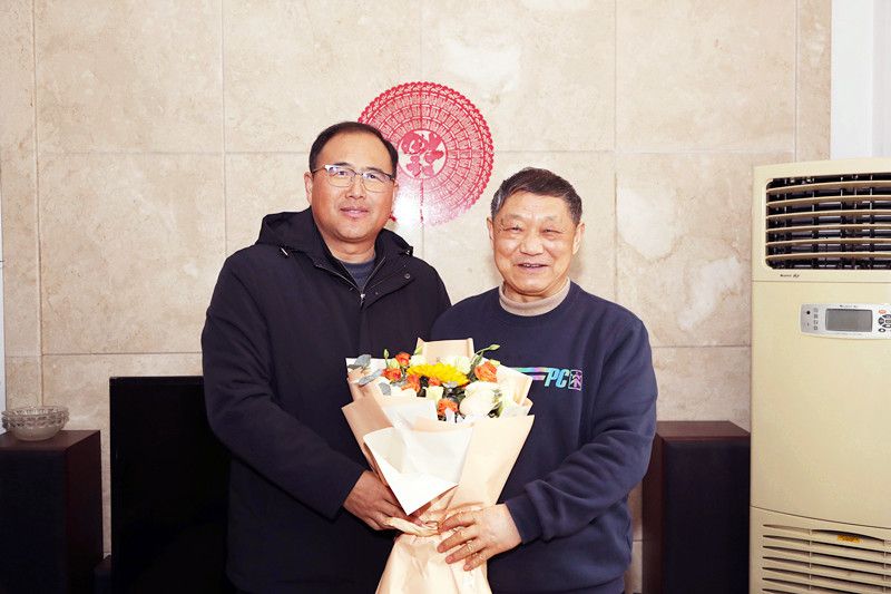 202401161705381282329900.jpg 王培君慰问许霆.jpg