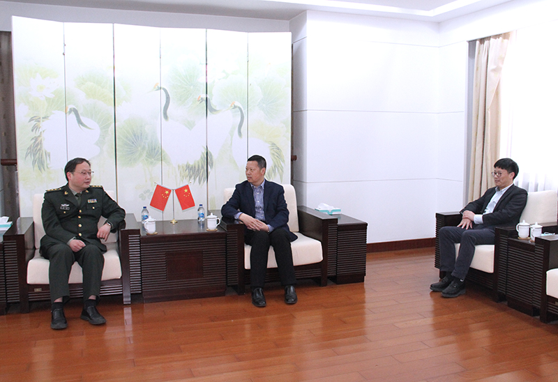 与会领导.jpg
