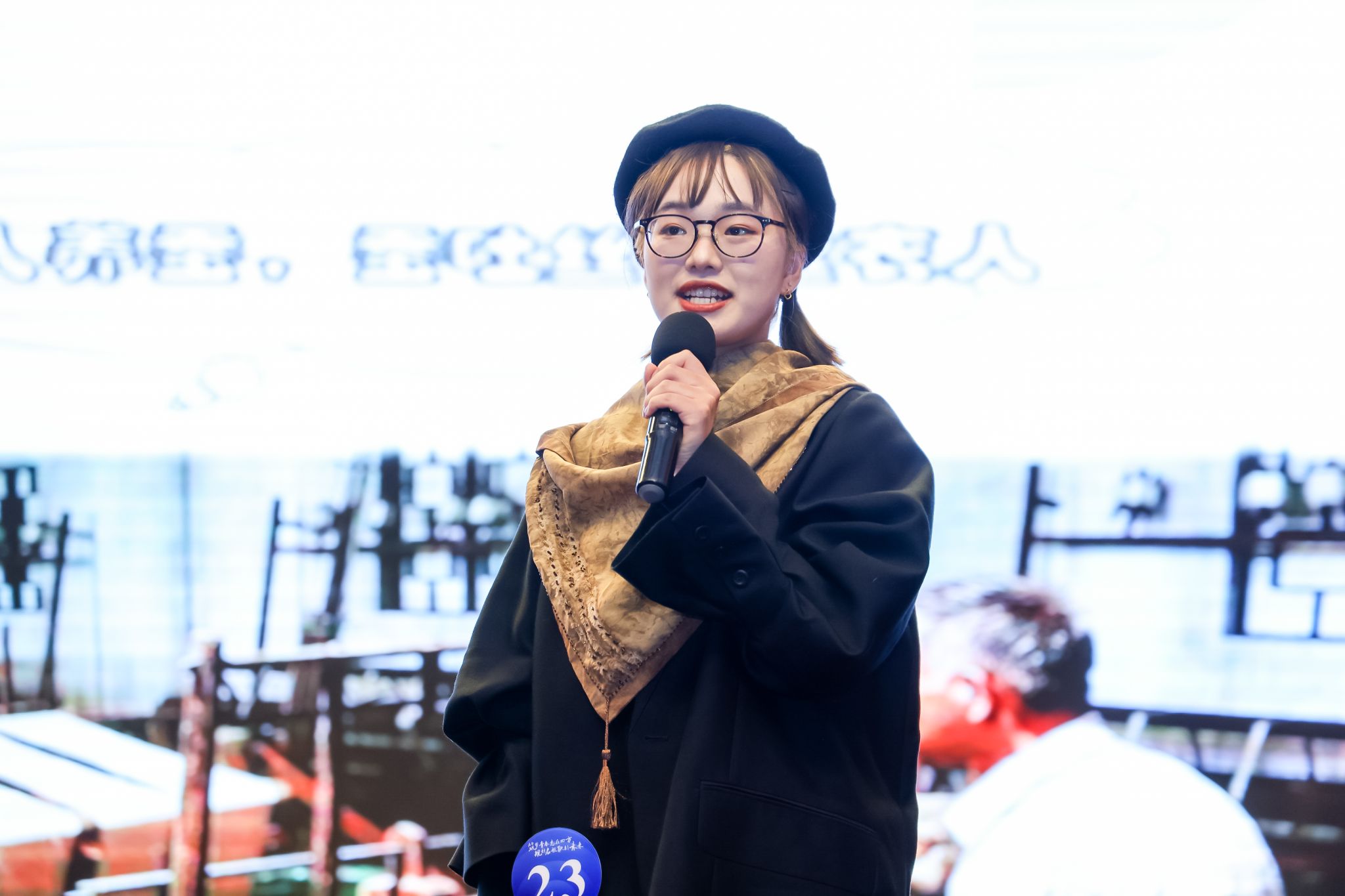陆佳琪.JPG
