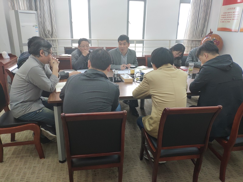 201904181555565752224294.png 04.17化材学院开展毕业班班主任会议01 - 副本.png