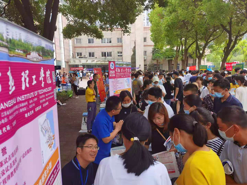 6月27日，扬州江都中学（机械工程学院提供）.jpg