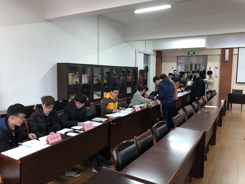 机械学院报到现场.JPG