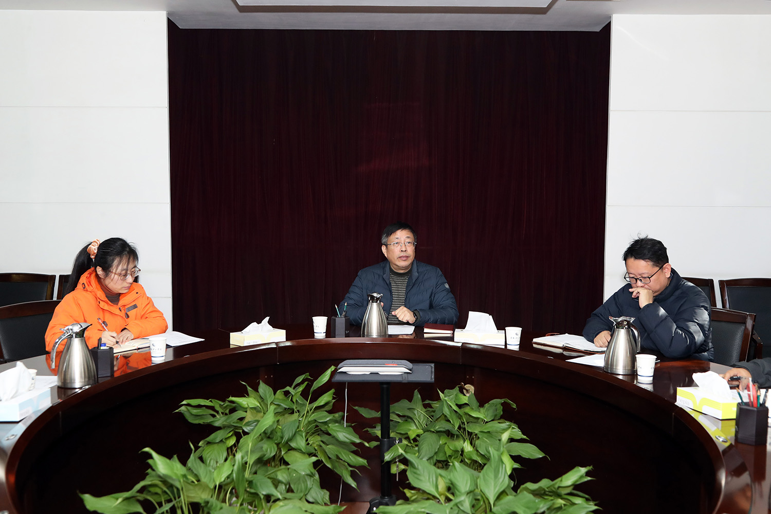 与会领导.JPG
