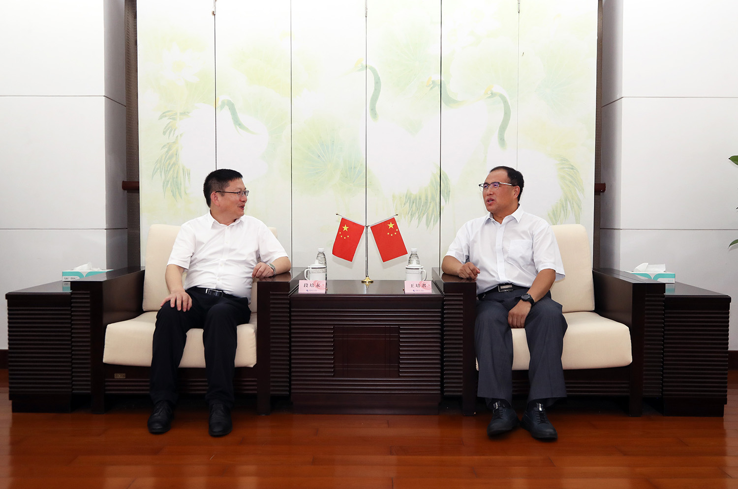王培君书记会见齐鲁工业大学校长段培永.JPG