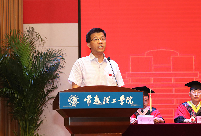 202206201655700952921377.jpg 教师代表马伟林外国语学院教授.JPG