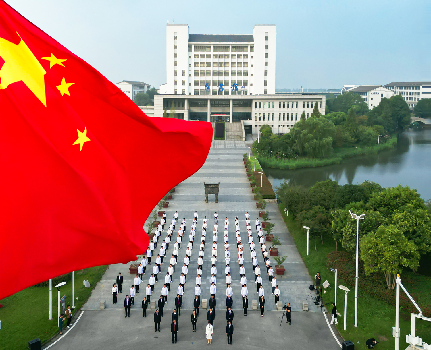 202210011664586359370144.jpg 东湖_副本.jpg