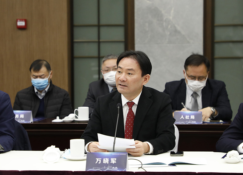 202201181642495757533658.jpg 万市长汇报.JPG
