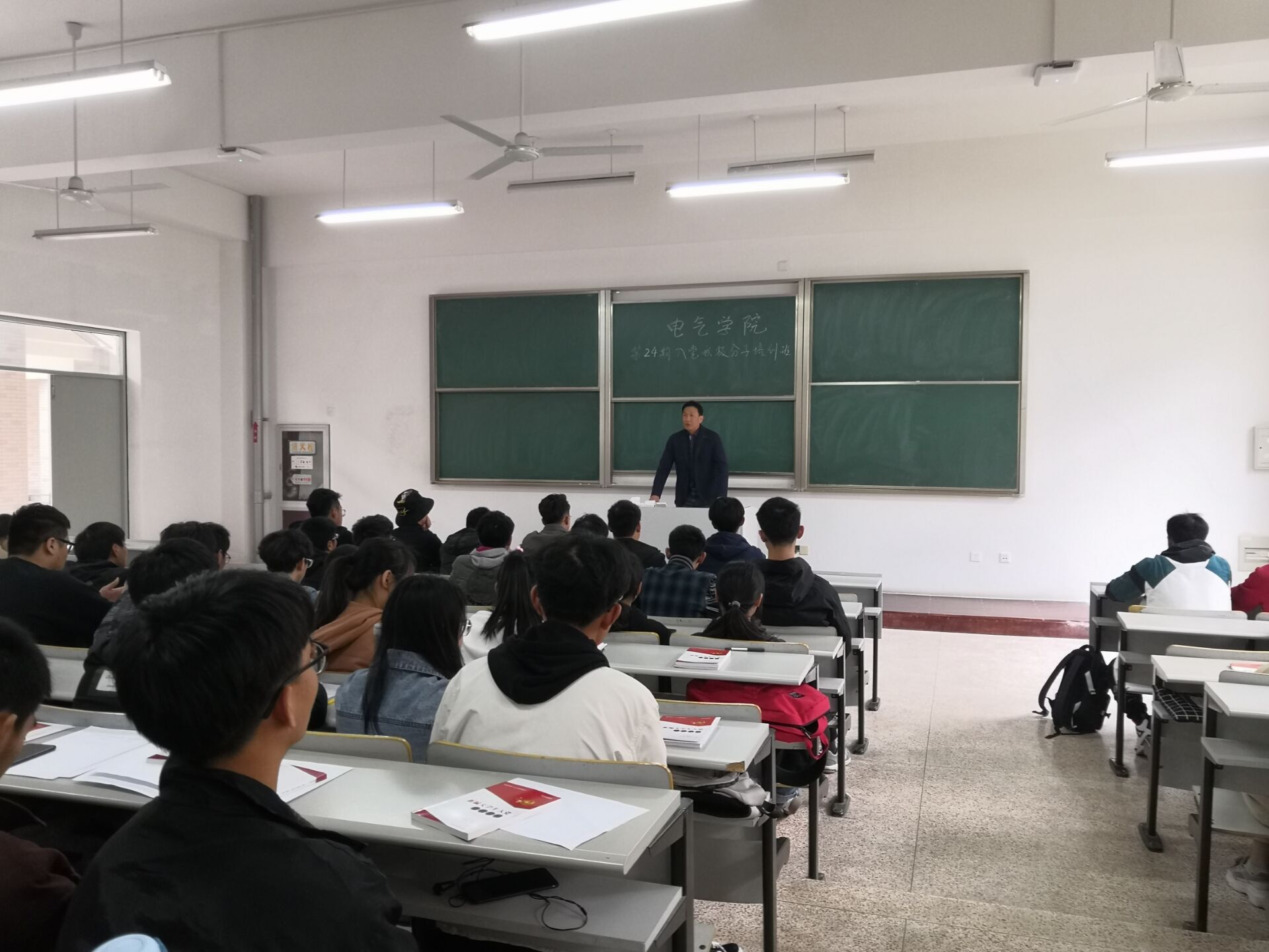201904111554972160276048.jpg QQ图片20190410175627.jpg