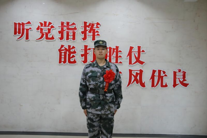 202311091699520701323228.jpg 饶荧800.jpg