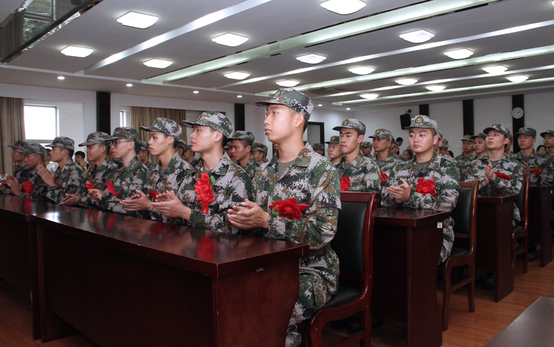 欢送新兵现场.jpg