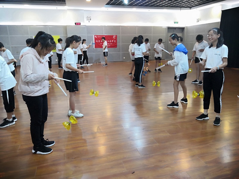201908051565015602826167.jpg 化材学院携手泰兴市未成年人保护协会开展留守儿童两地互动交流 (2).jpg