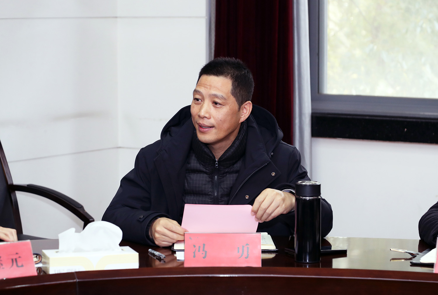 冯勇副校长介绍校地融合发展进展情况.JPG
