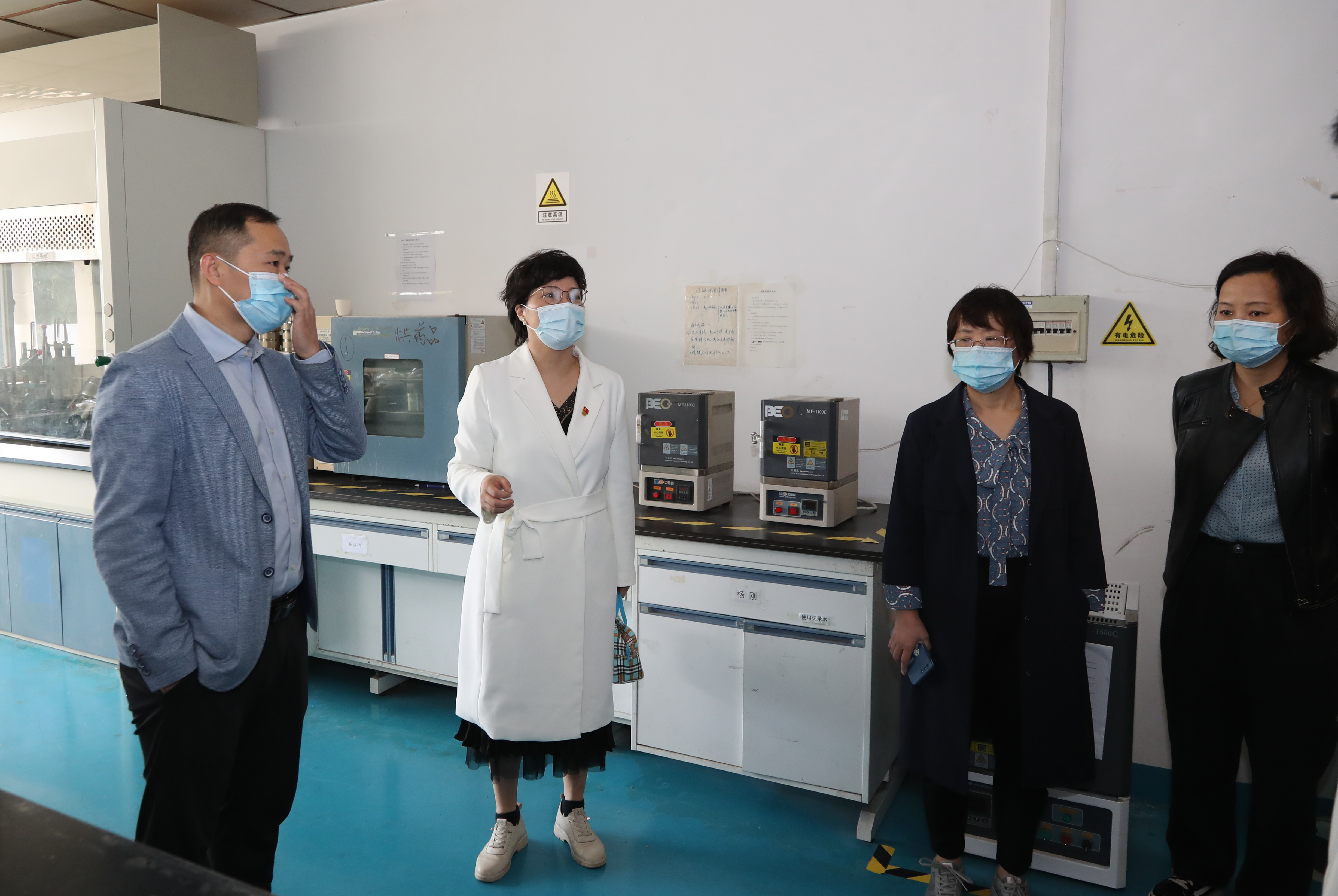 检查材料工程学院实验室2.JPG