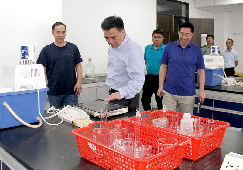202009281601284127985018.jpg 检查化学实验室1.jpg