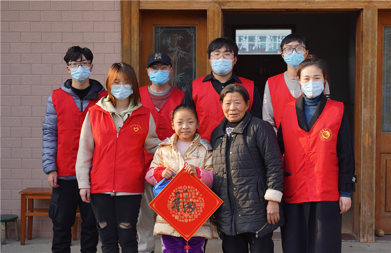 202103051614928960264214.jpg 材料工程学院--志愿者寒假期间走访支教家庭.JPG