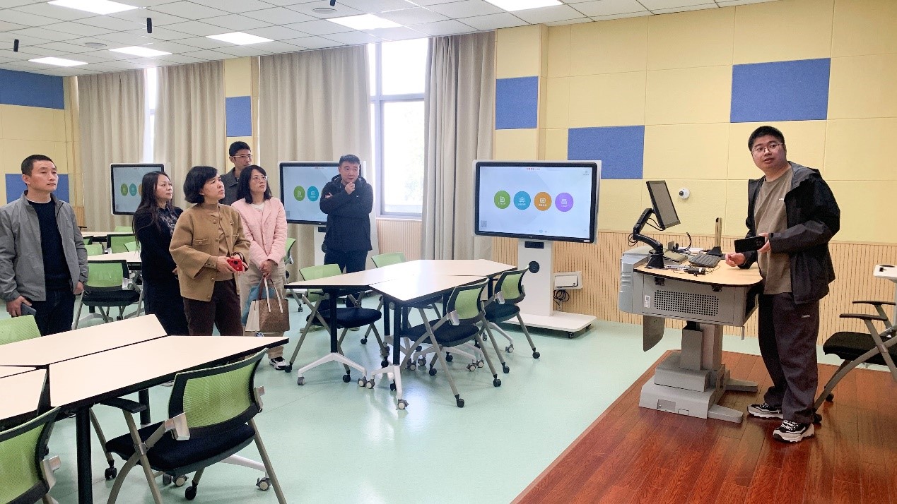 江苏商贸职业学院来校交流2.jpg