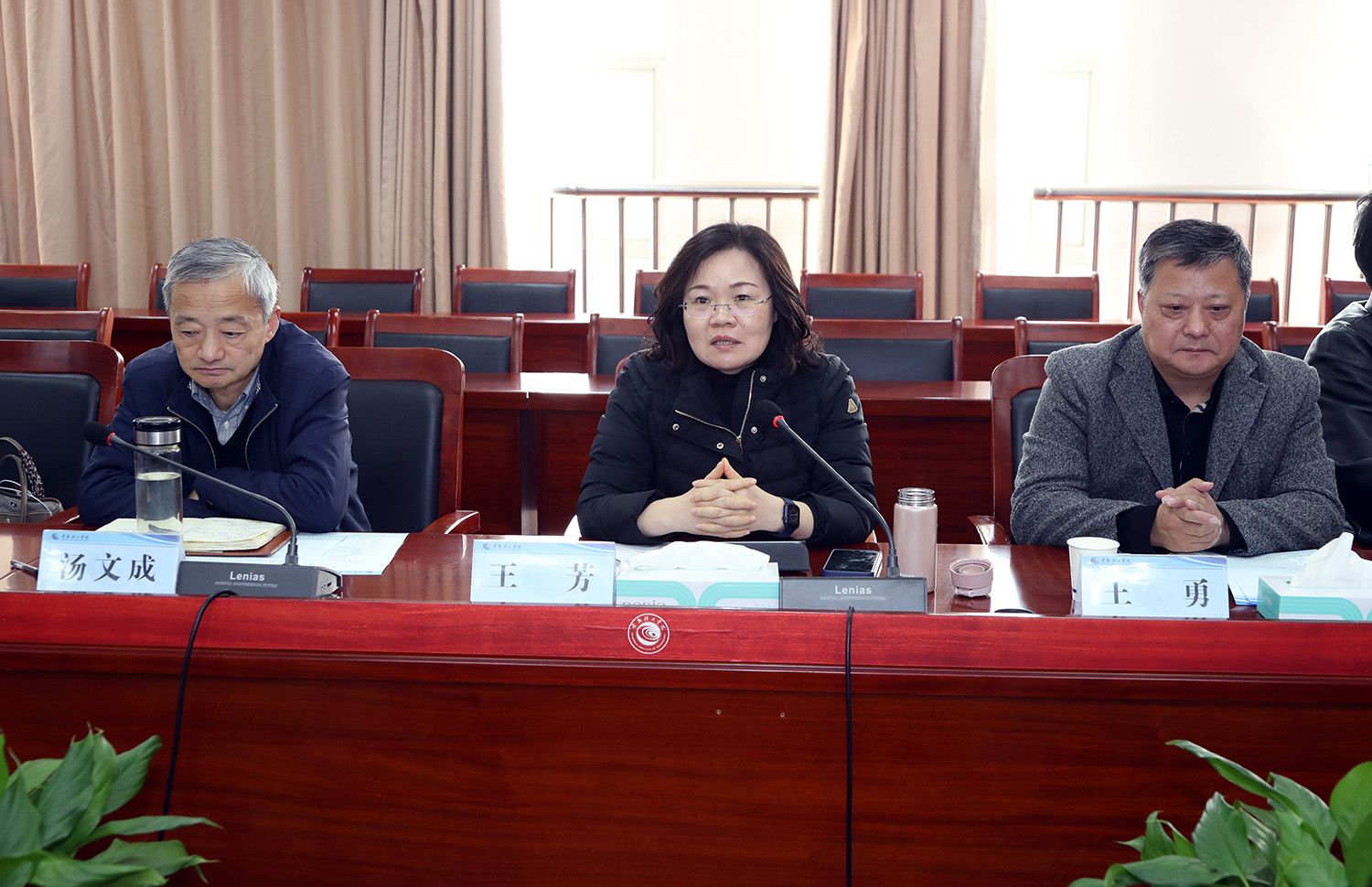 来访领导.JPG
