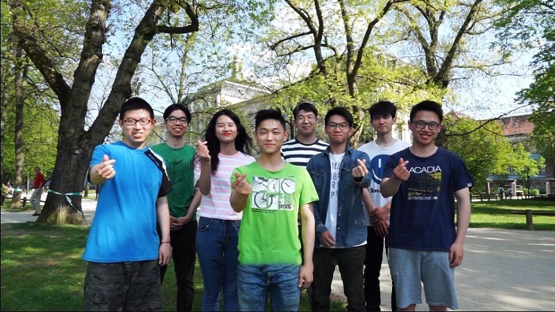 德国埃尔朗根-纽伦堡大学的研究生们发回的祝福.jpg