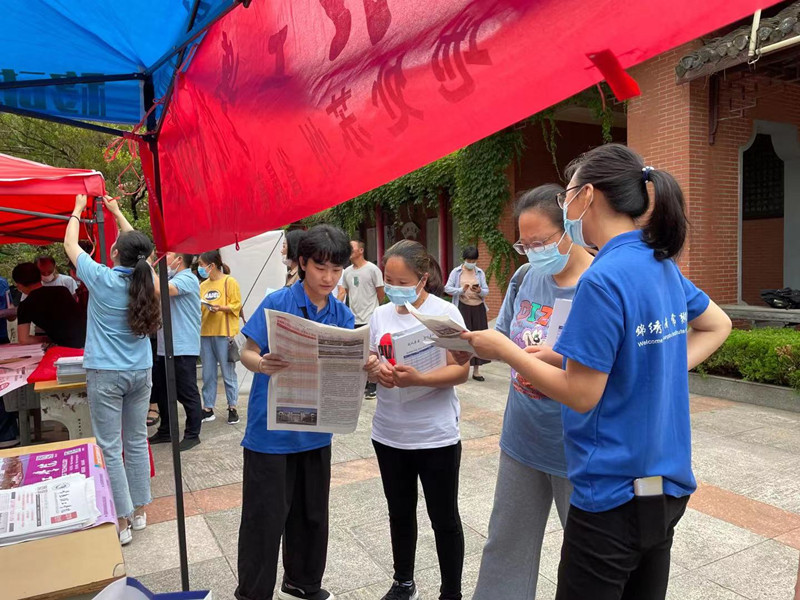 海门四甲中学（商学院提供）.jpg
