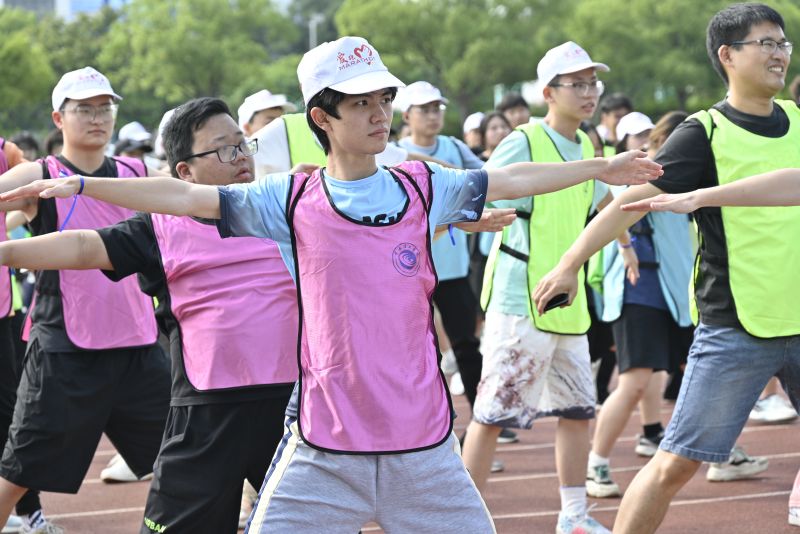 202306041685890114152326.jpg 热身.jpg
