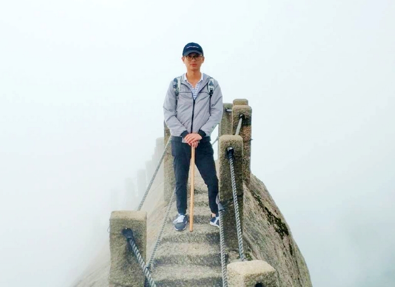201906101560136448388056.jpg 陈玉前雪山照2.jpg