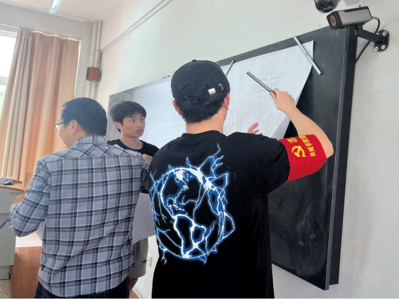 202306091686275875826959.png 机械工程学院学生党员助力毕设答辩_副本.png