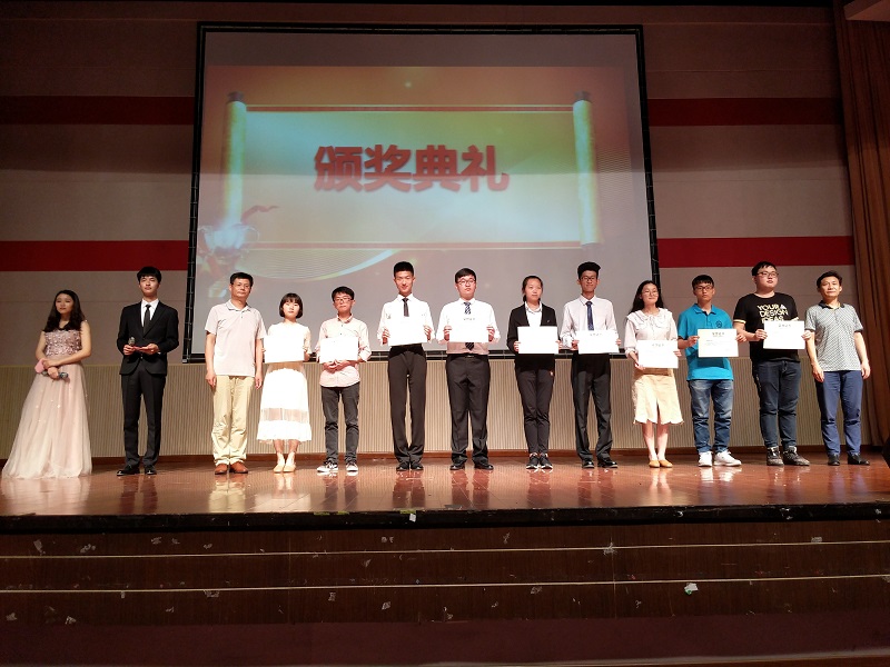 化材学院举办“身边榜样，前行力量”先进事迹报告会1.jpg