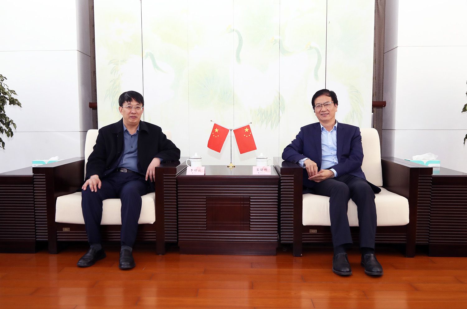 姜校长会见.JPG