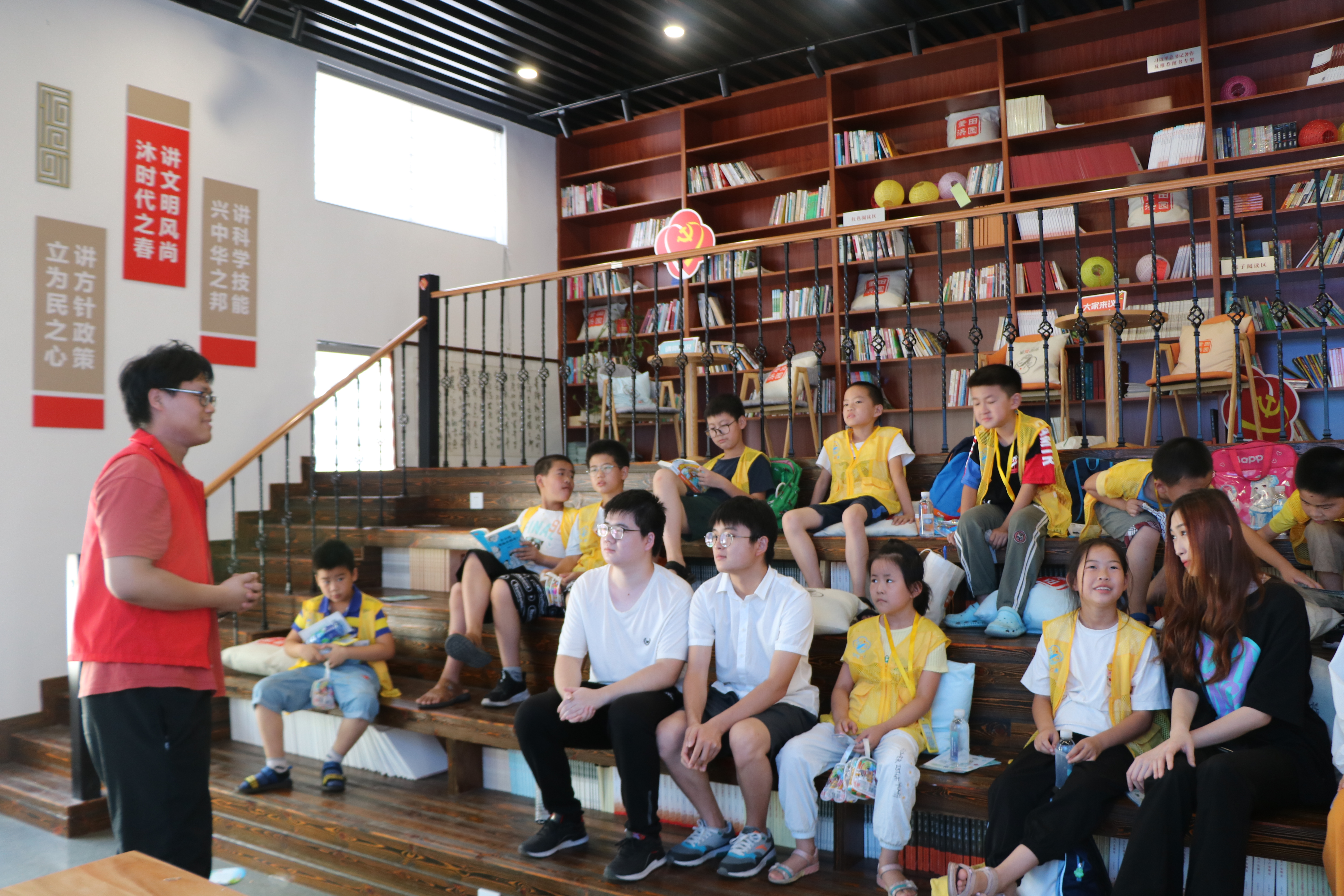202107271627369824202592.jpg 电子信息工程学院“小青新”暑期社会实践团队赴常熟市董浜镇开展垃圾分类宣传活动.jpg