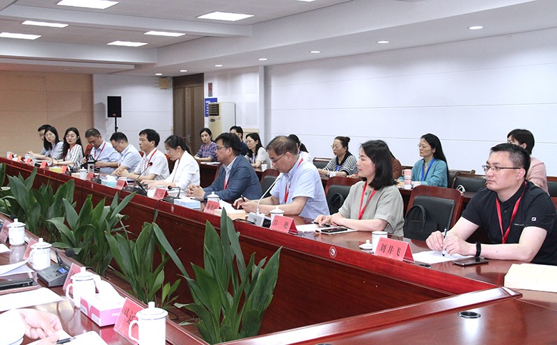 202106041622771002866139.jpg 与会专家.jpg