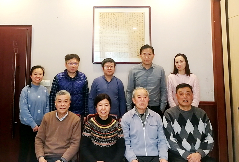 慰问退休教师_副本.jpg