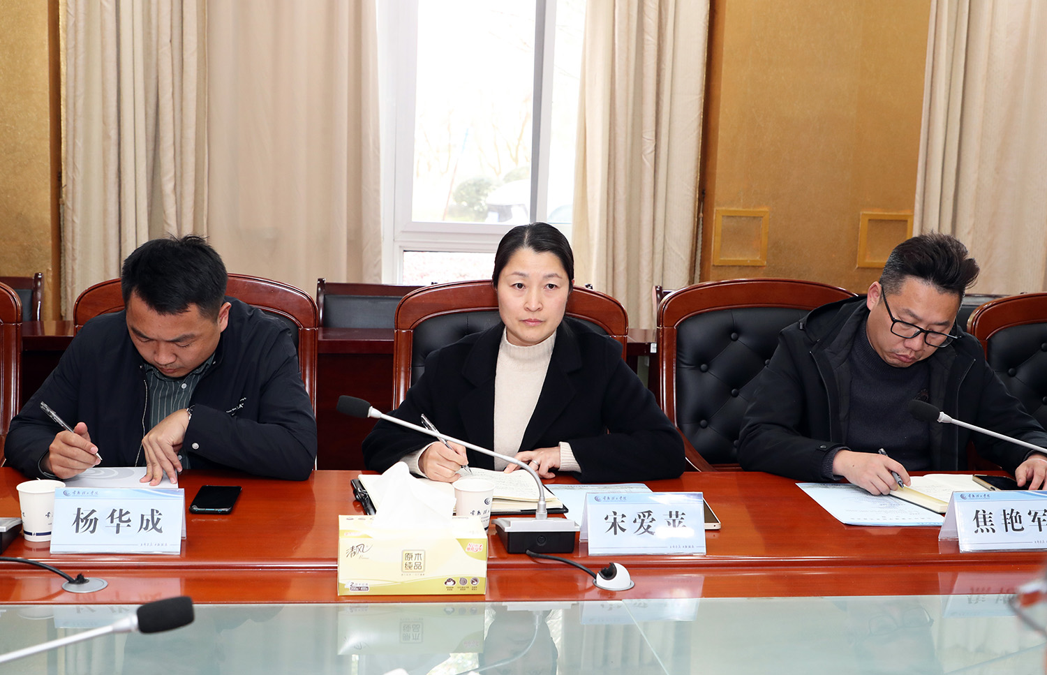 来访领导.JPG