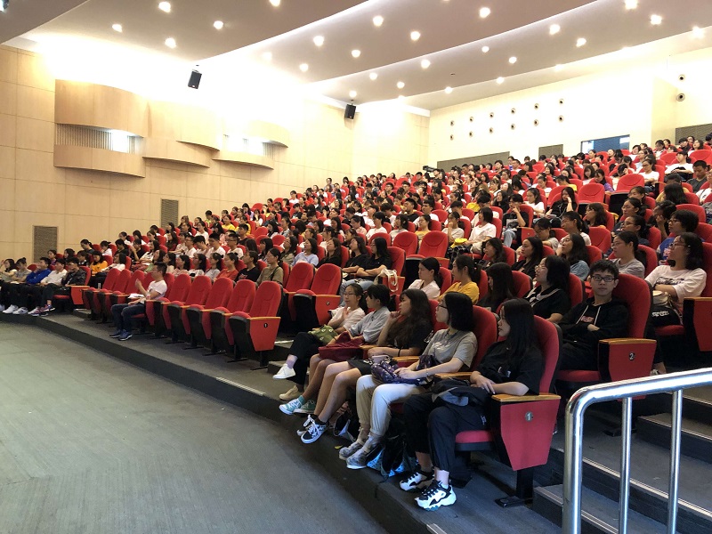 201909051567669303708067.jpg 院长第一课.jpg