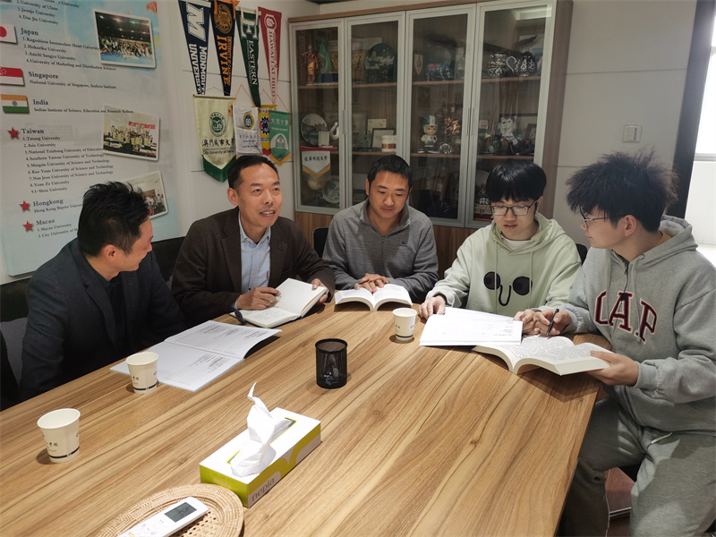 202304291682733841752227.jpg 张方舟工作团队剪影2.jpg