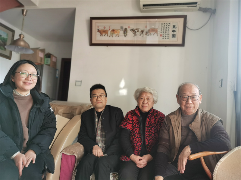 202201141642134211679605.jpg 生物与食品工程学院慰问魏昌谦、张瑞芝夫妇.jpg