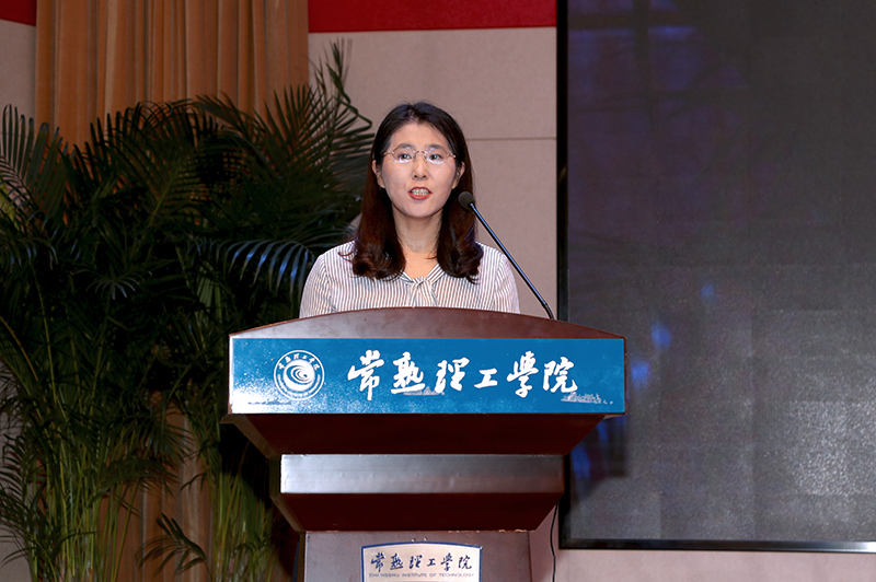 202109101631263557735936.jpg 教师代表外国语学院杨秀云老师发言.jpg