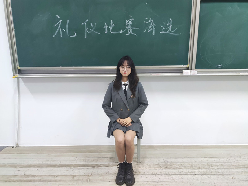 202111021635822552479062.jpg 生物学院:举止文明之礼仪比赛_副本.jpg