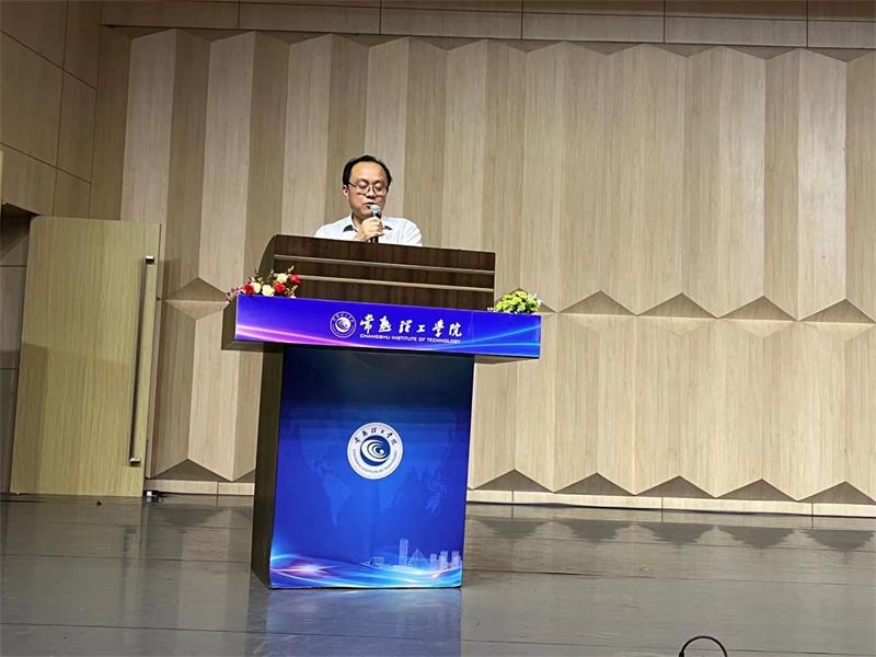教师代表讲话11.jpg
