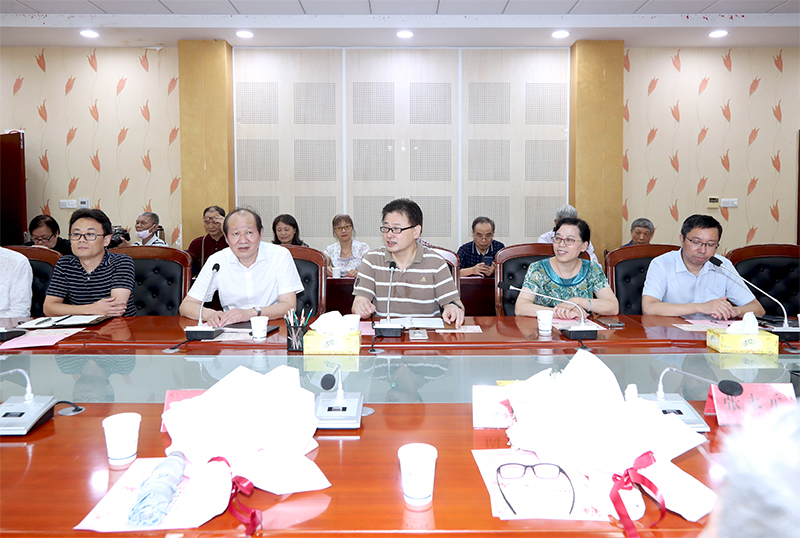202110141634195043623117.jpg 校党委副书记周宏介绍学校发展情况.jpg