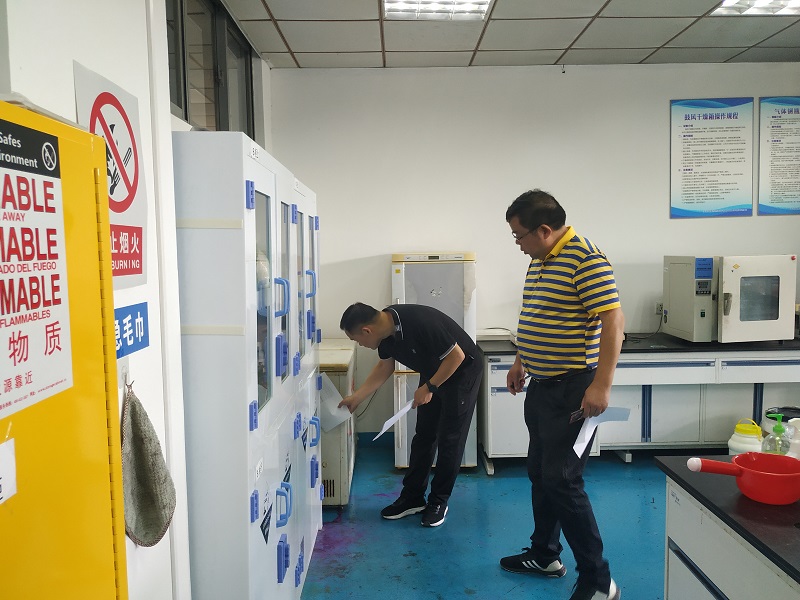 202207061657102262385609.jpg 材料学院开展危险化学品安全专项检查 (1).jpg