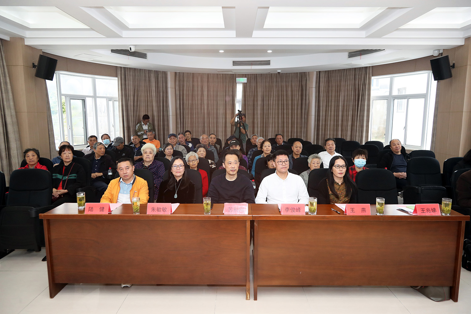 202210051664948601160907.jpg 与会领导.JPG