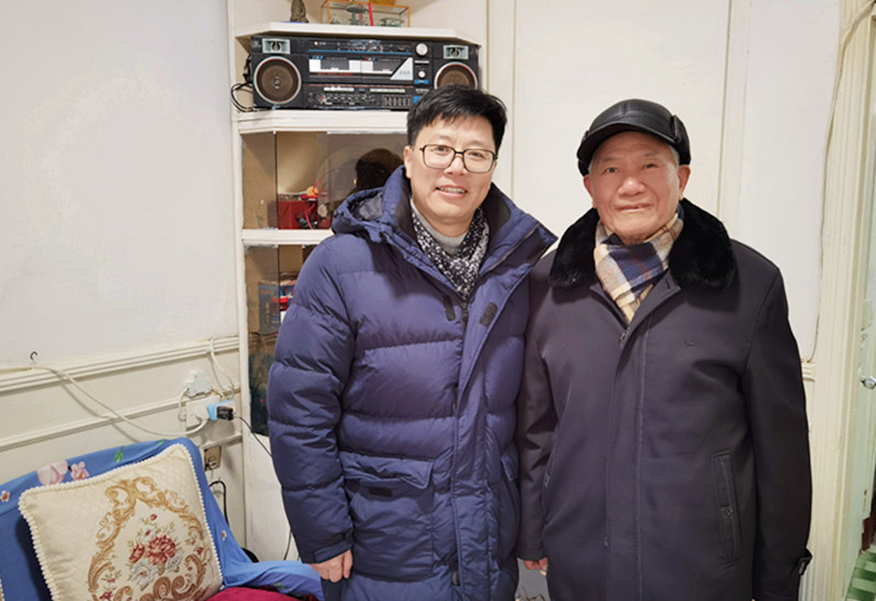 202101141610598125691018.jpg 李俊峰副校长慰问钱景珊(1-7).jpg