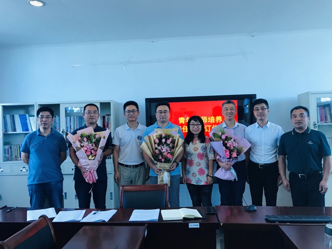 201909191568875149610506.jpg 结对仪式1.jpg