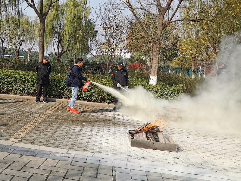 201912041575453666767187.jpg 2 灭火.jpg
